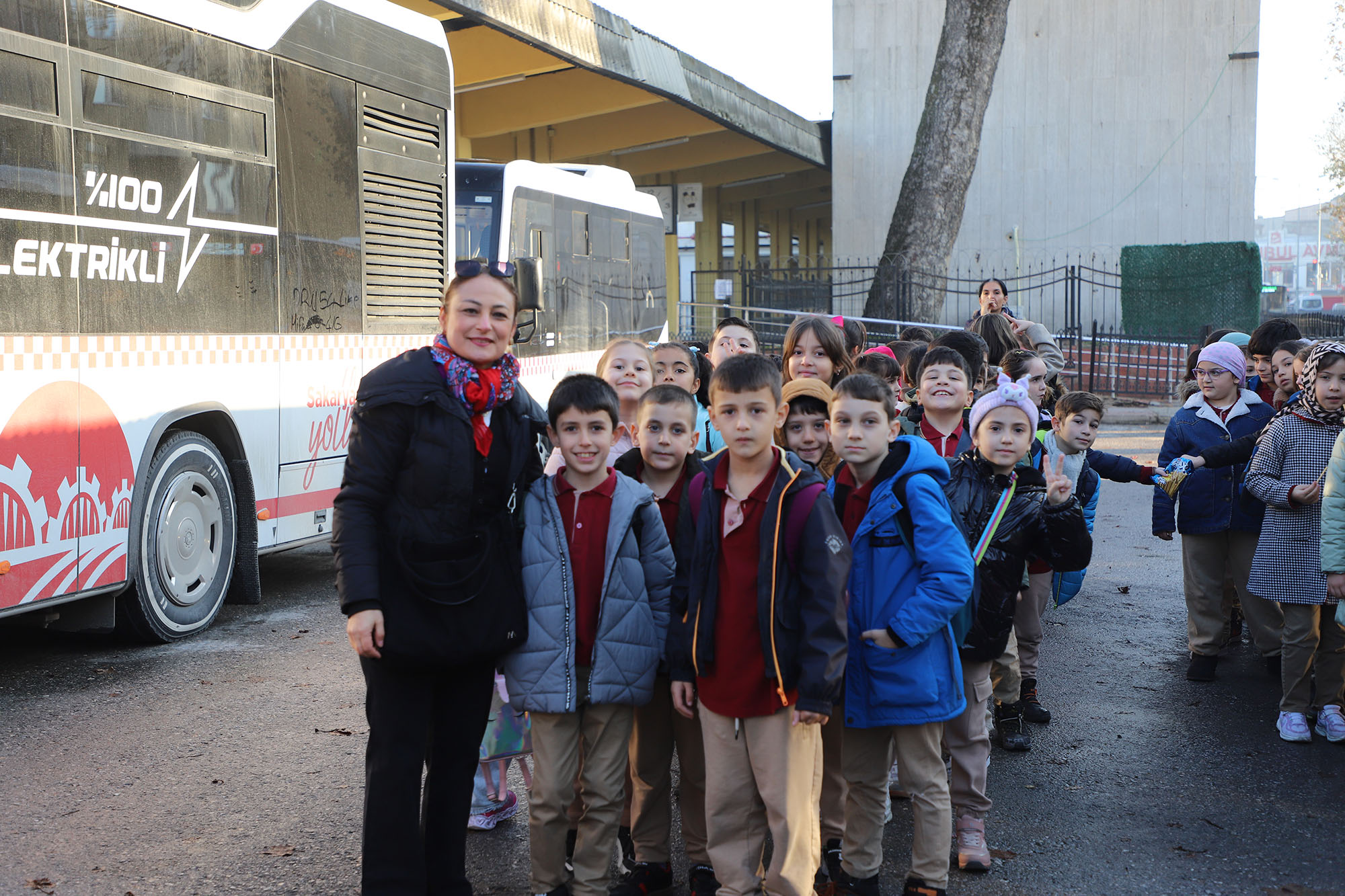 Çocuklardan yerinde toplu taşıma ve ulaşım incelemesi