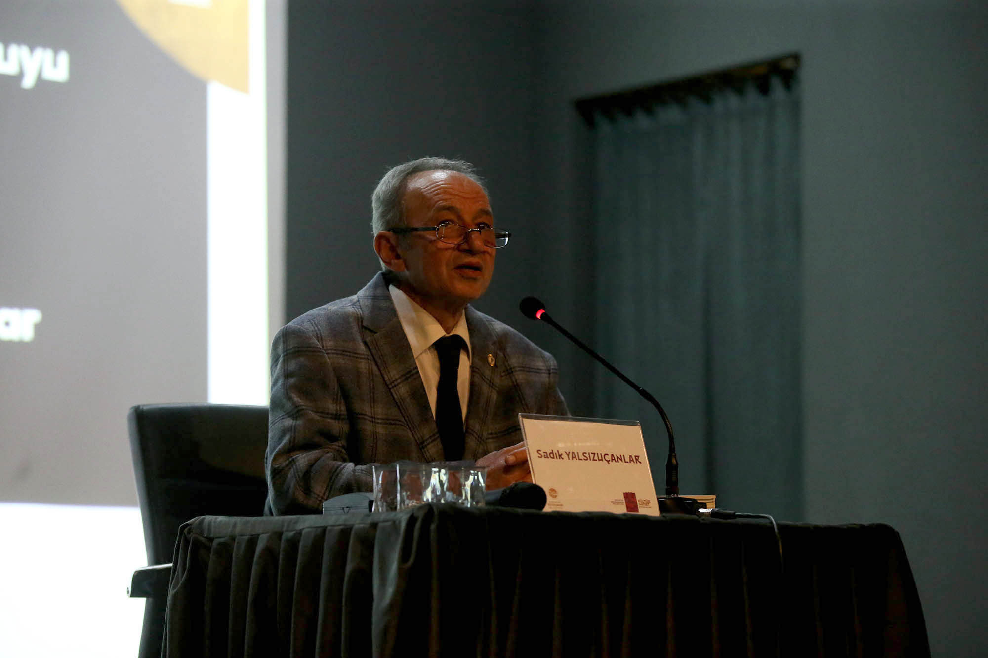 Yalsızuçanlar’ın sözleriyle Rumi: “O’nun fikirleri insanı hakikate ulaştıran bir köprü”