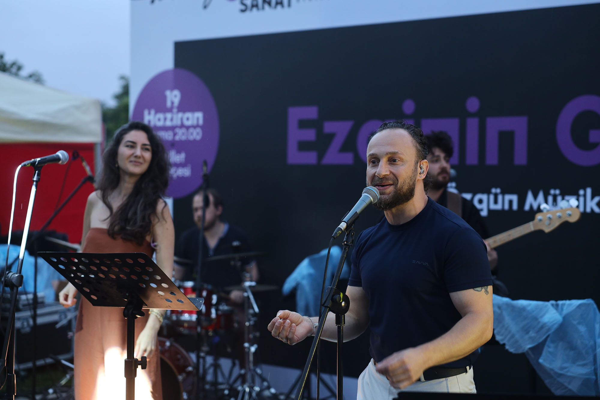 Ezginin Günlüğü konseriyle Millet Bahçesi’nde müzik şöleni yaşandı