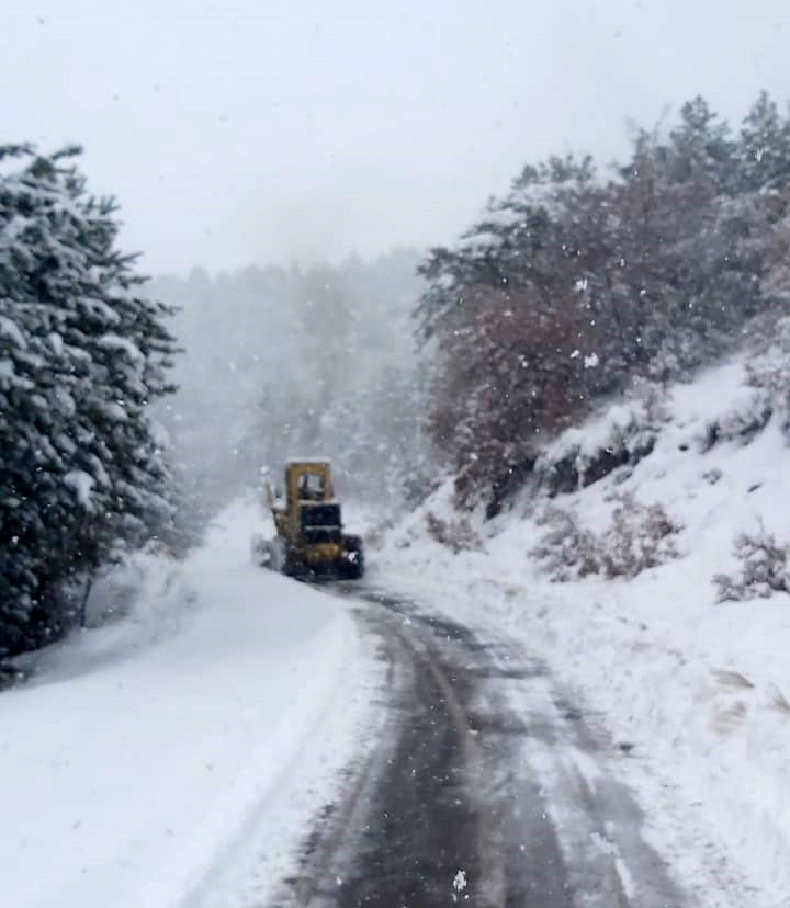 12 mahalle yolu ulaşıma açıldı