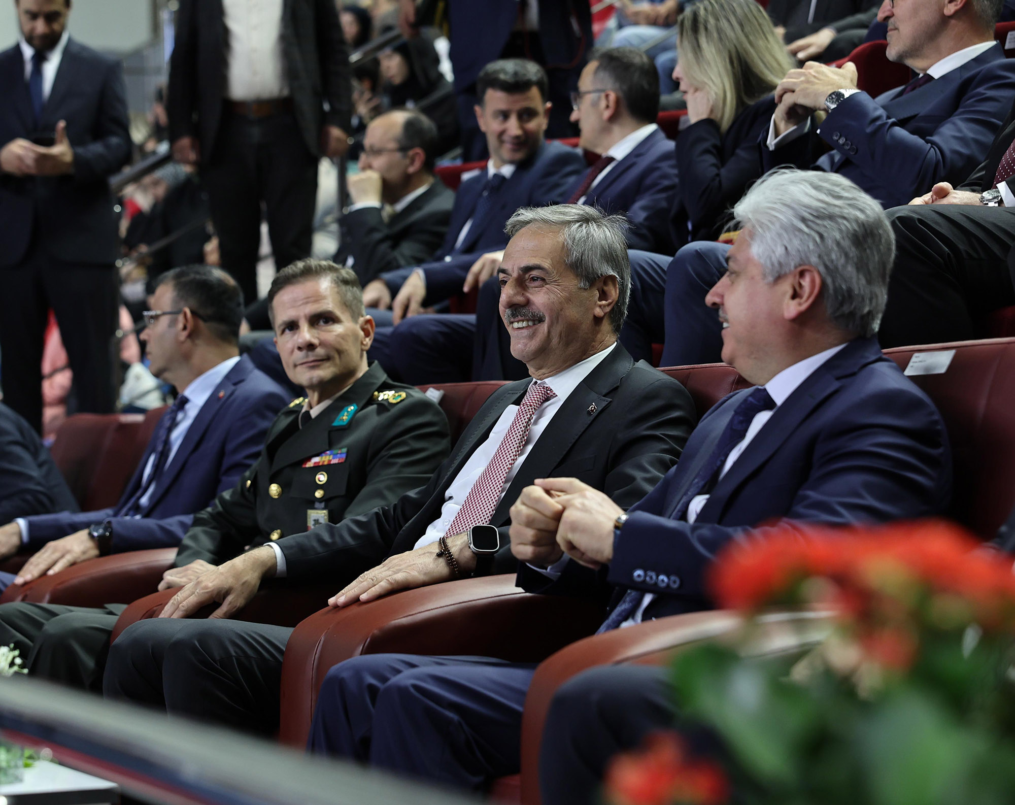 “Tüm imkânlarımızı gençlerimiz için seferber etmeye devam edeceğiz”