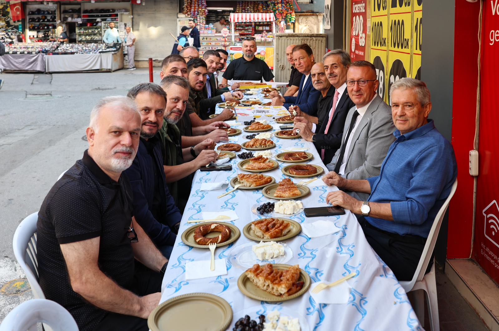 “Şehrimizin hafızası olan esnaflarımızla bir ve beraber olmaya devam edeceğiz”