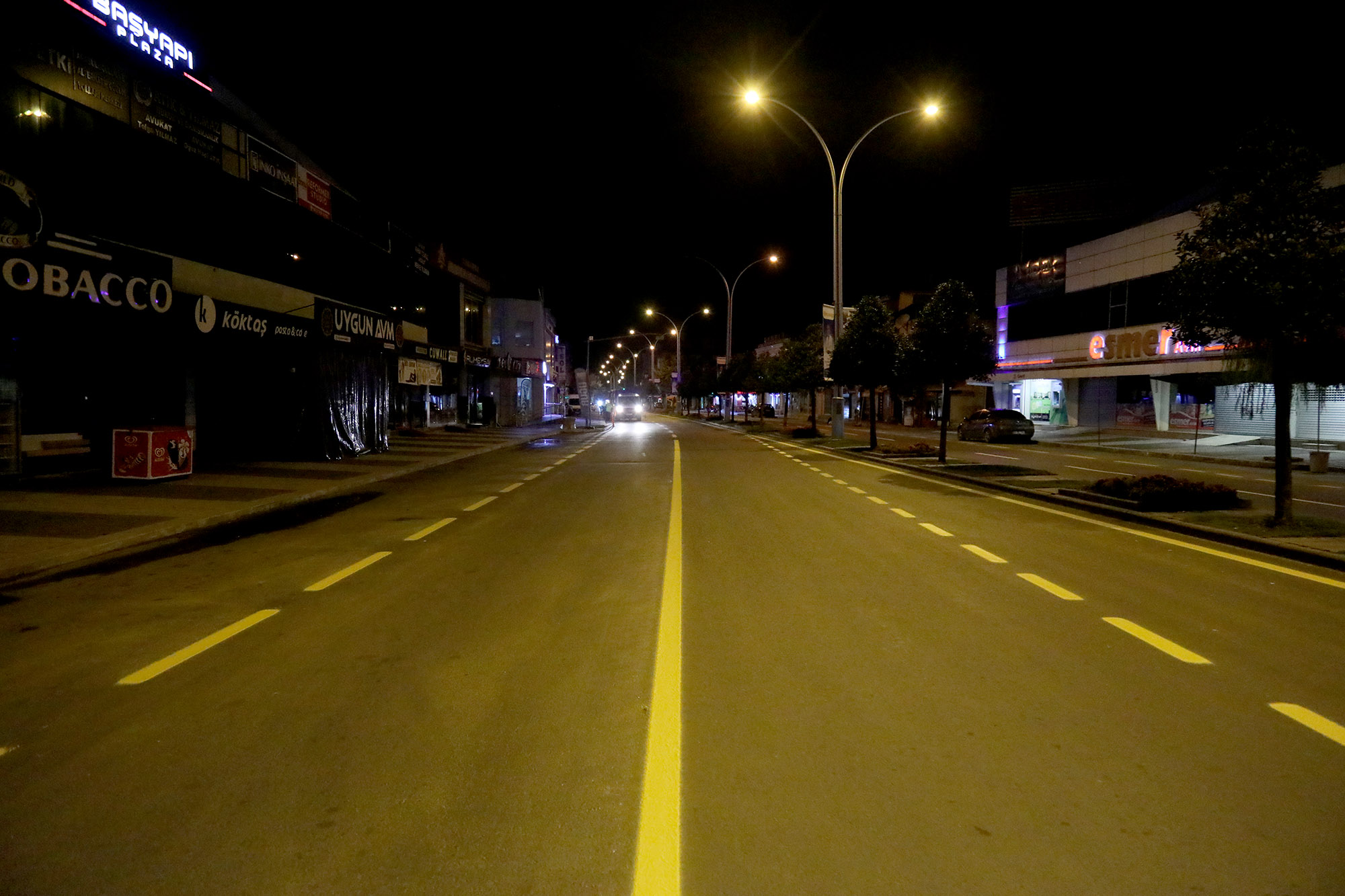  Büyükşehir’den Bosna Caddesi’ne estetik katan gece mesaisi