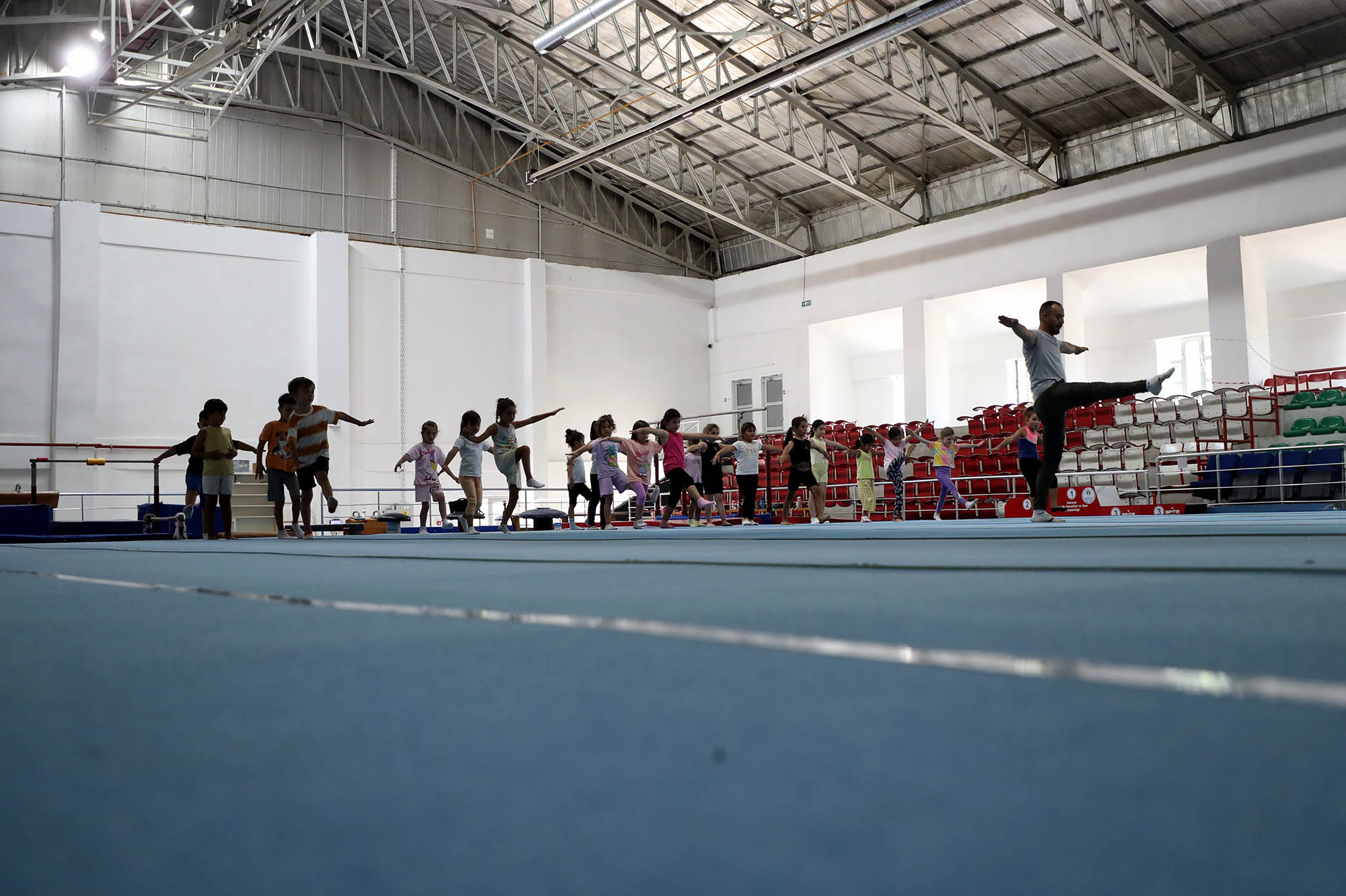 Sakarya’da çocuklar sporun her dalında dolu dolu bir yaz tatiline başladı 