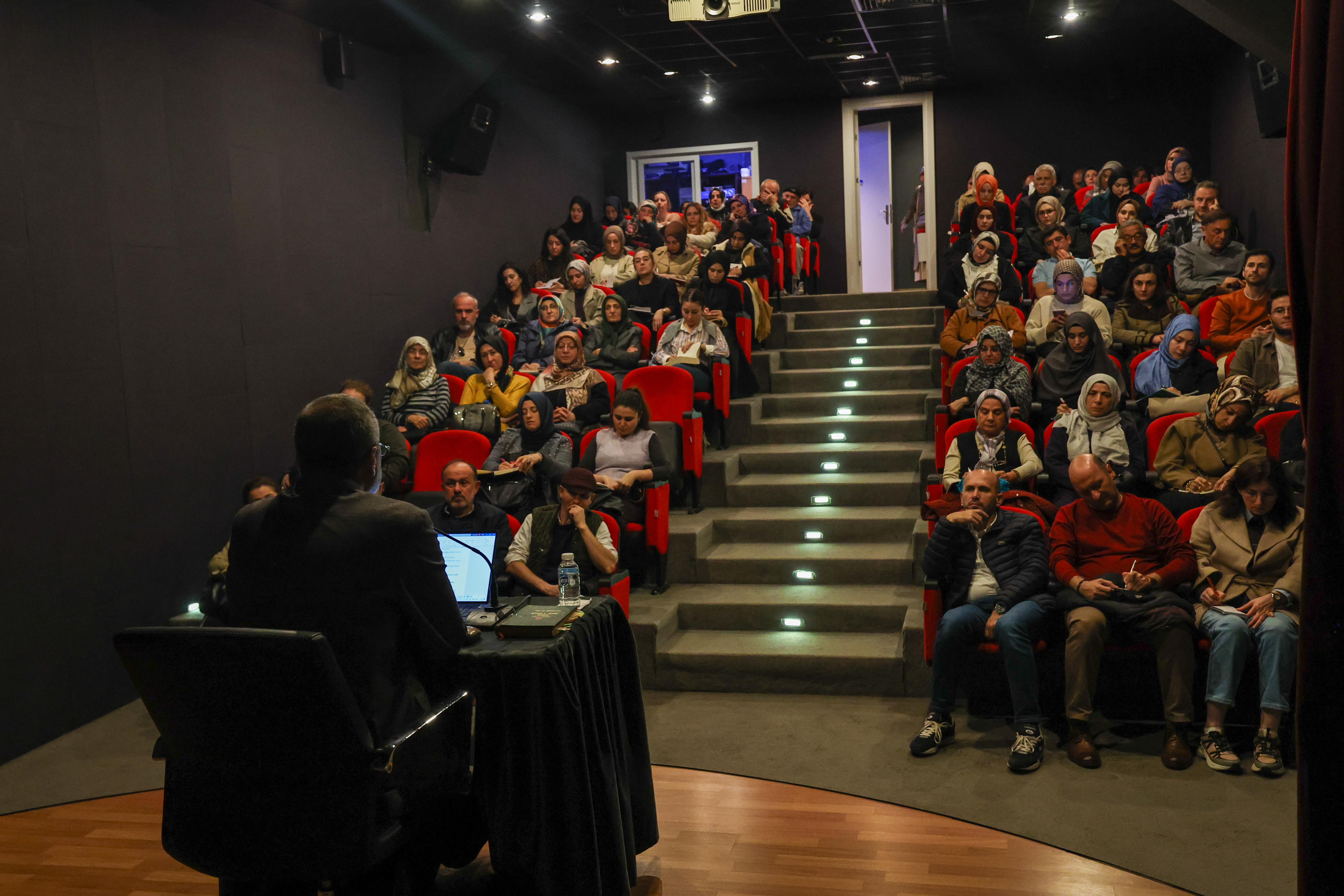 Prof. Dr. Sezai Küçük Hz. Mevlana’yı ve insanı konuştu: “Her insan dünyanın merkezidir”