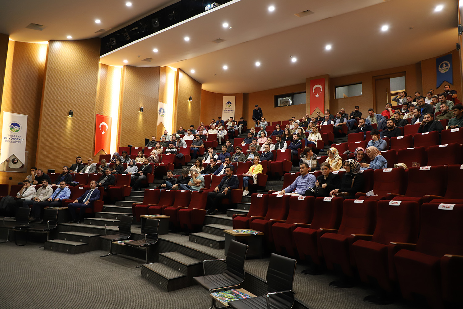 Büyükşehir Belediyesi’nden 214 personele kamu ihaleleri ve hakediş eğitimi