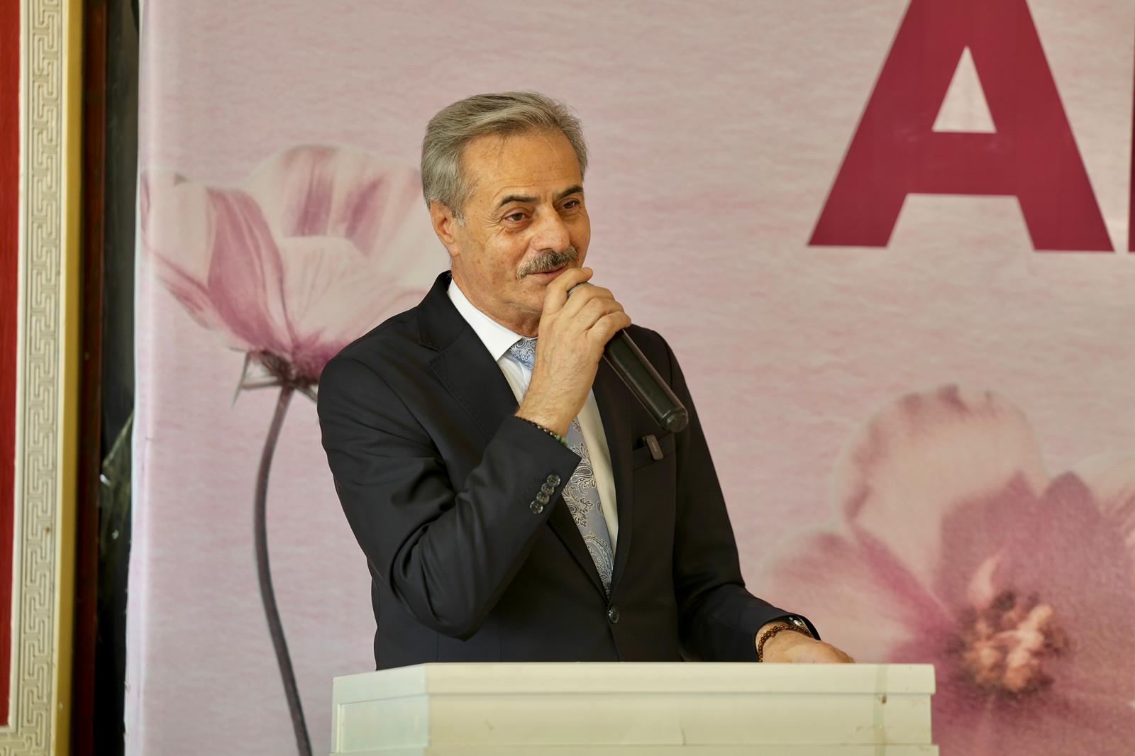 “Anne sadece evlat büyüten değil, geleceğin temellerini atan güçlü bir rehberdir”