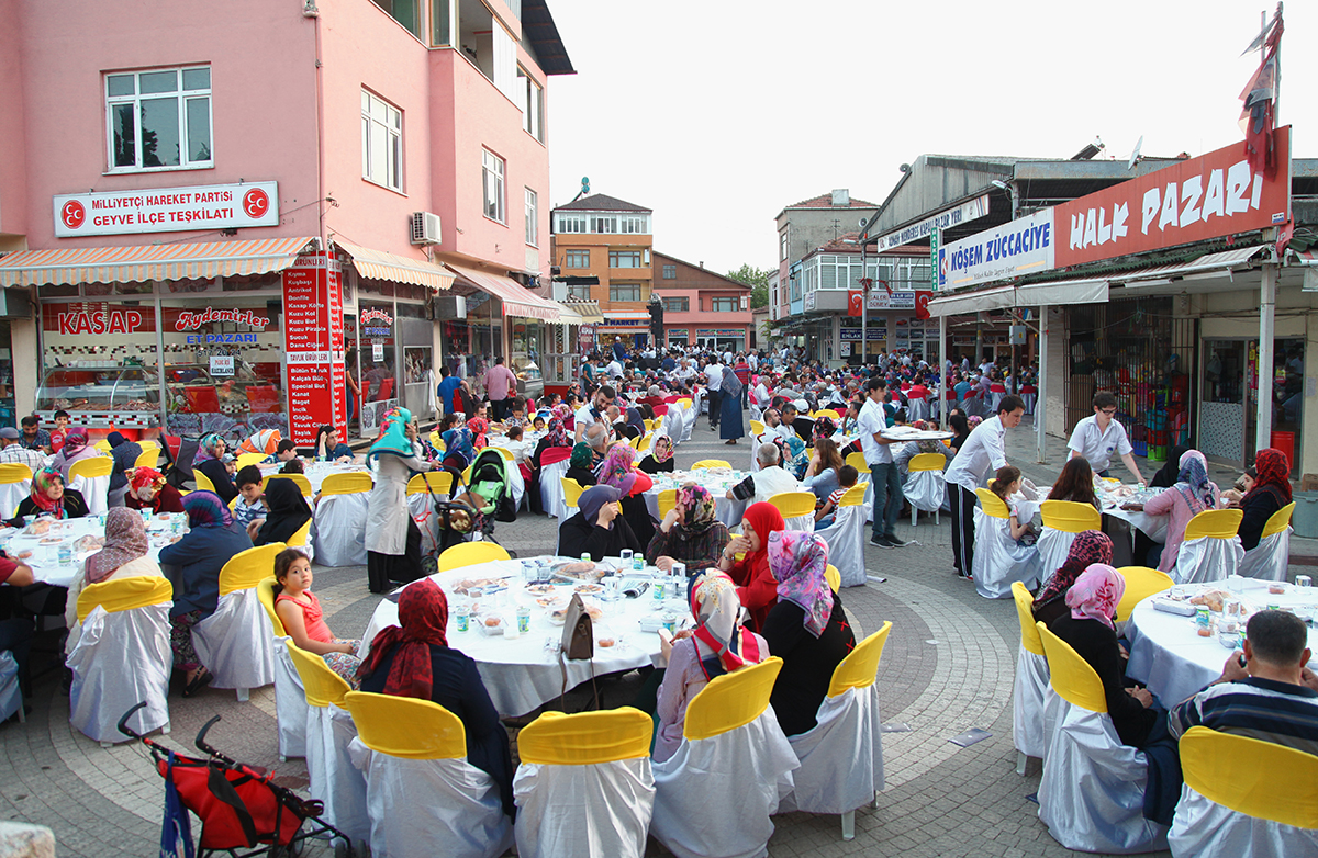 Geyve Kardeşlik Sofralarına Misafir Oldu