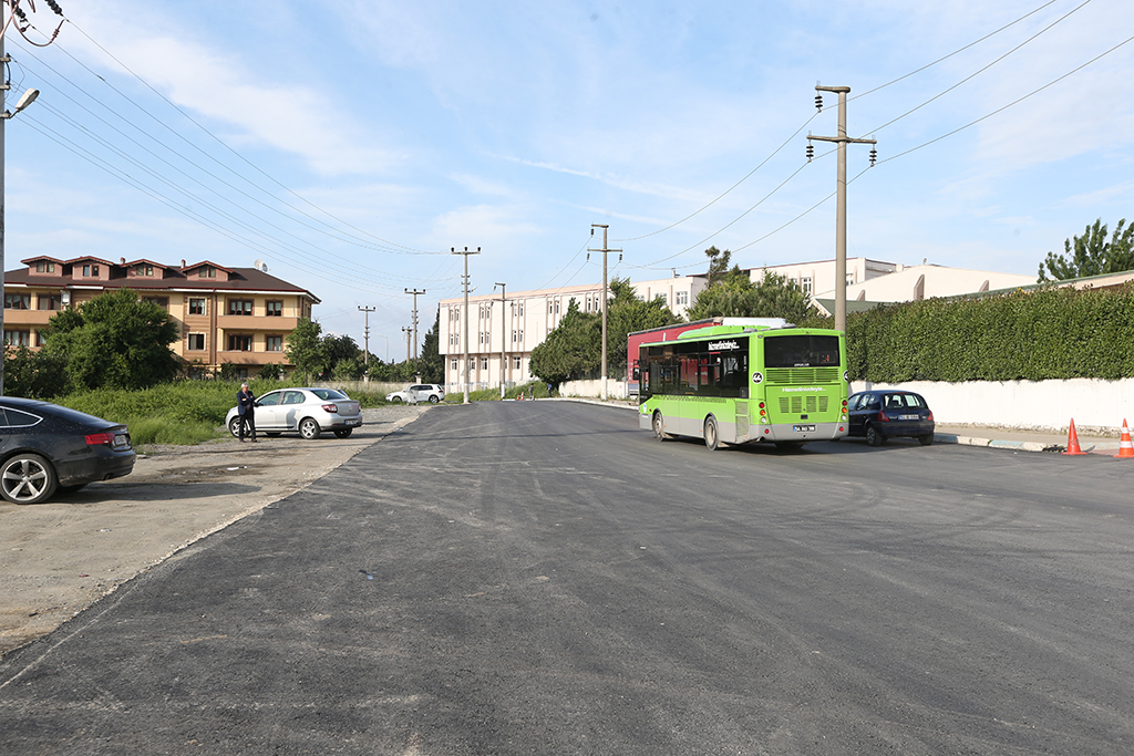 Serdivan Kolej Sokak sıcak asfaltla buluştu