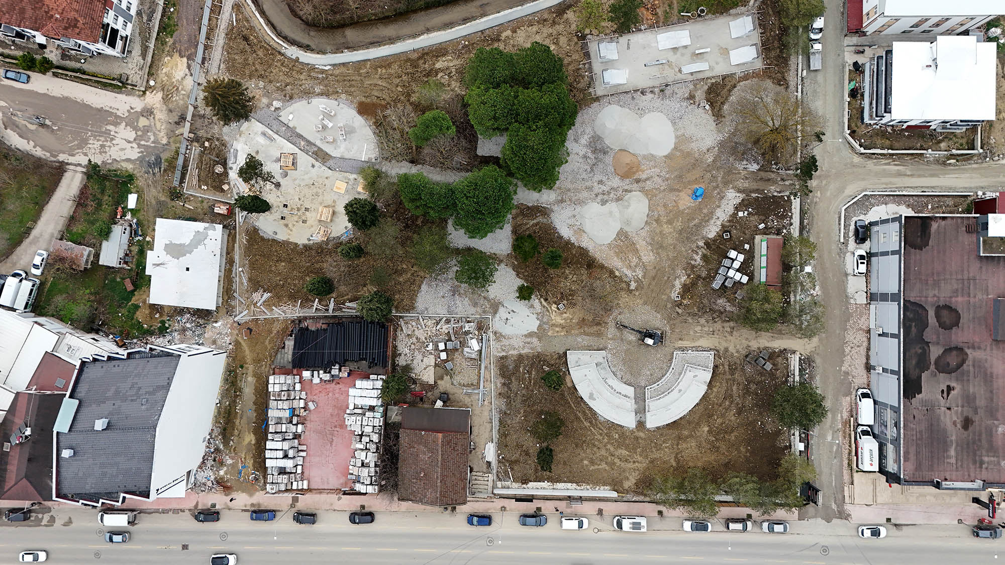 Kaynarca’nın yeni yaşam alanı olacak proje hız kazandı: Trambolinler, 3 pota basket sahası ve kaykay pisti…