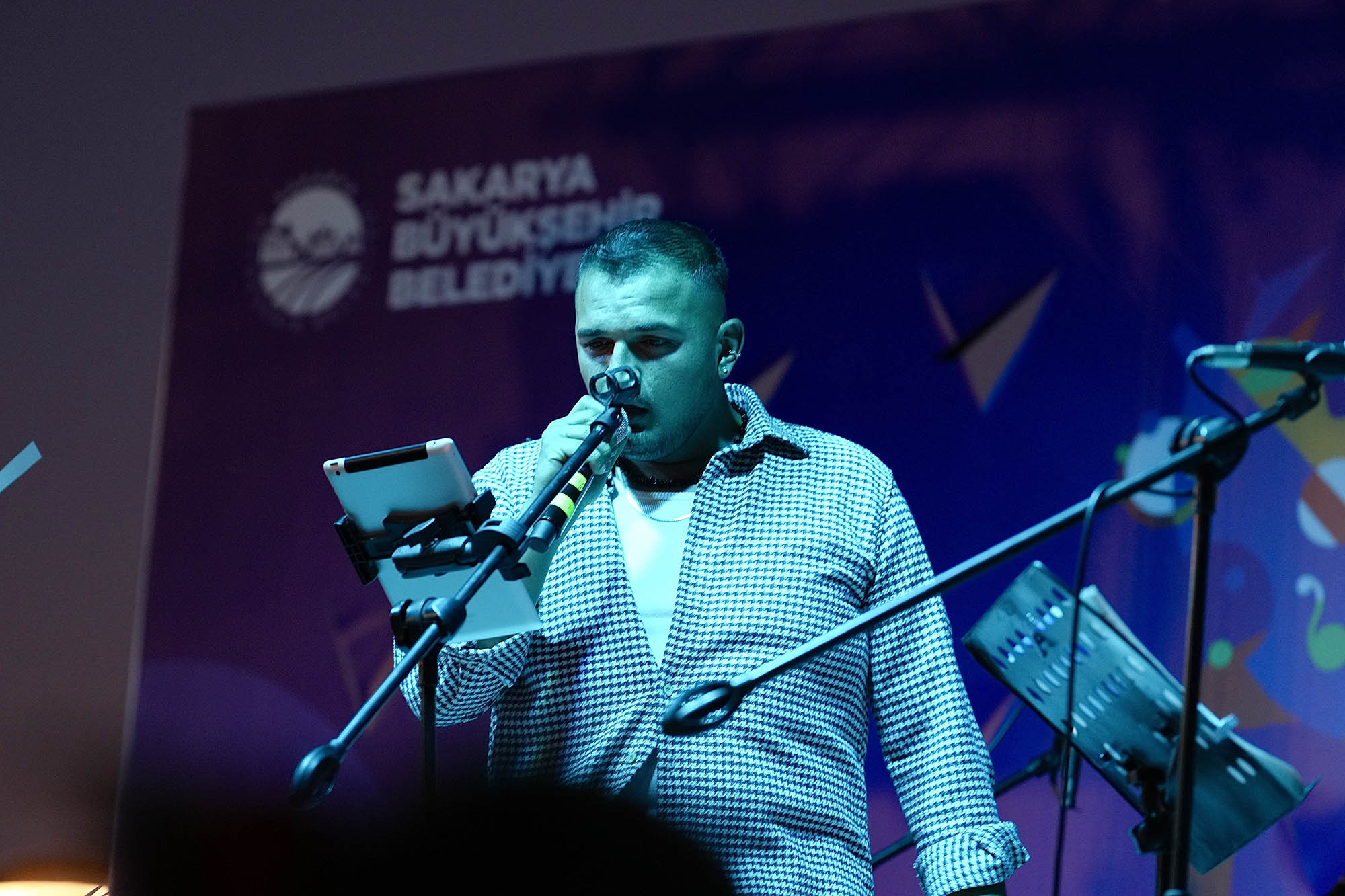 Büyükşehir’den Karasu’da yaz akşamına neşe katan nostalji konseri