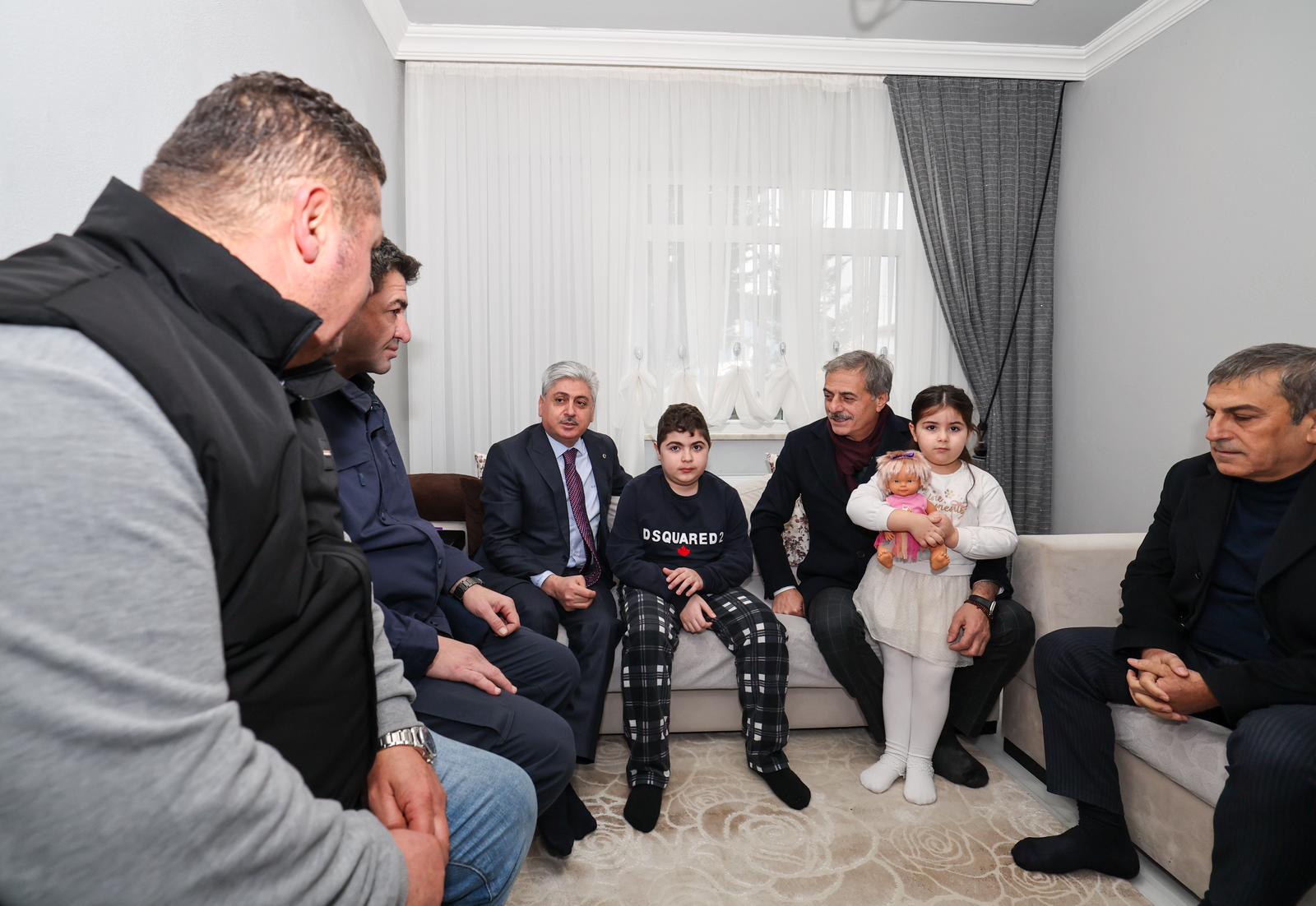 Vali Doğan ve Başkan Alemdar’dan anlamlı ziyaret: “Harun’un nefesine hep birlikte umut olalım”