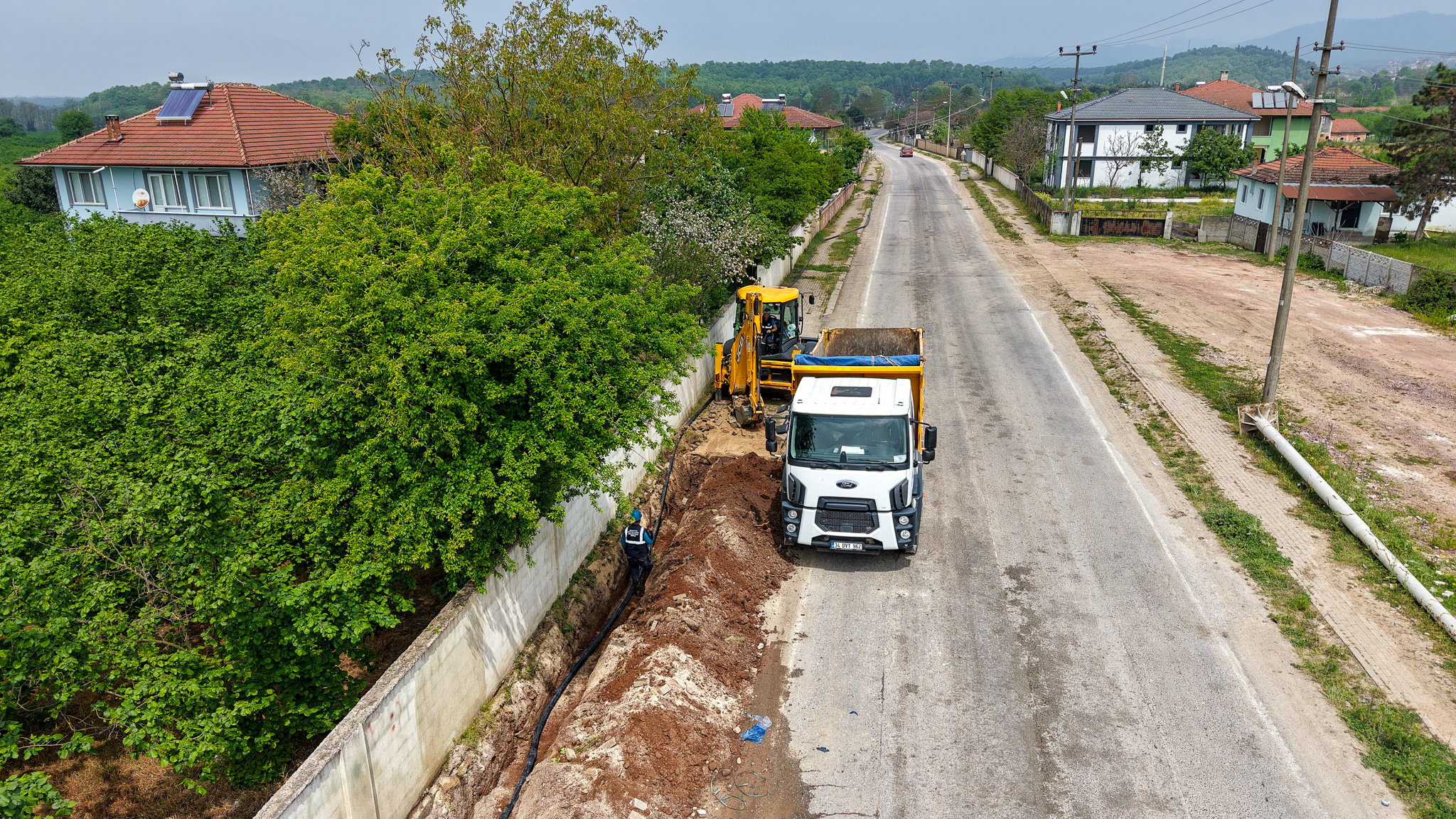 Hendek Uzunçarşı'da suyun basınç sorunu çözüldü