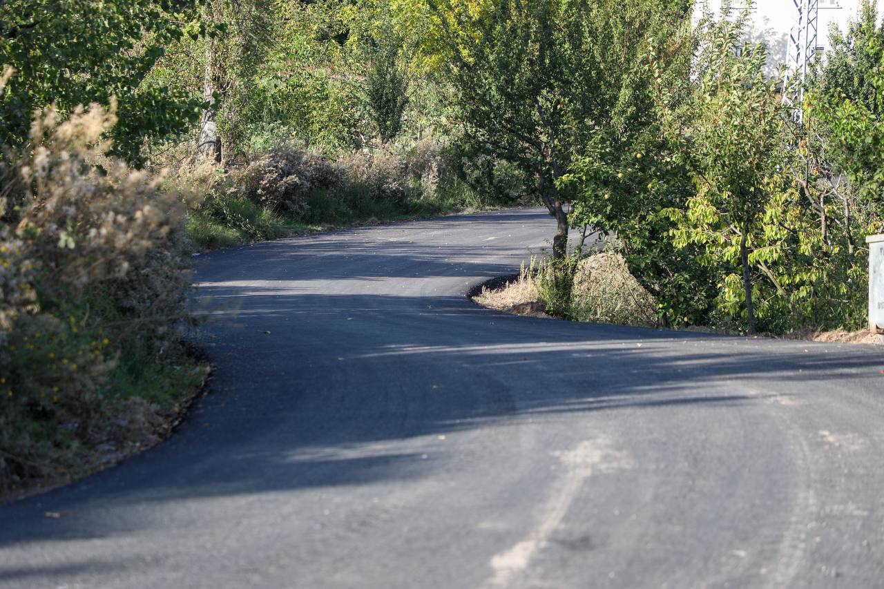 Büyükşehir şehrin güney ucunda 21 kilometrelik arterleri yeniliyor