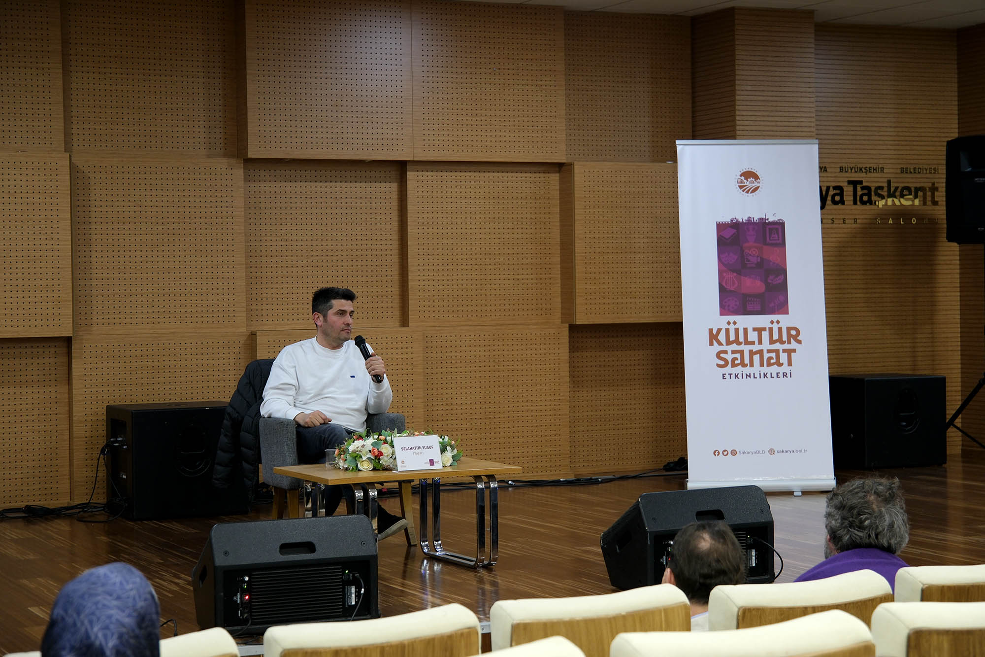 “Edebiyat sadece estetik bir uğraş değildir”