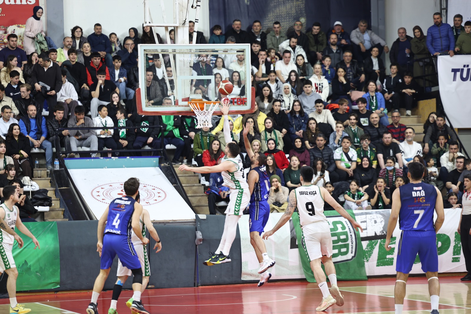 Büyükşehir basketbol yarı final serisine galibiyetle başladı