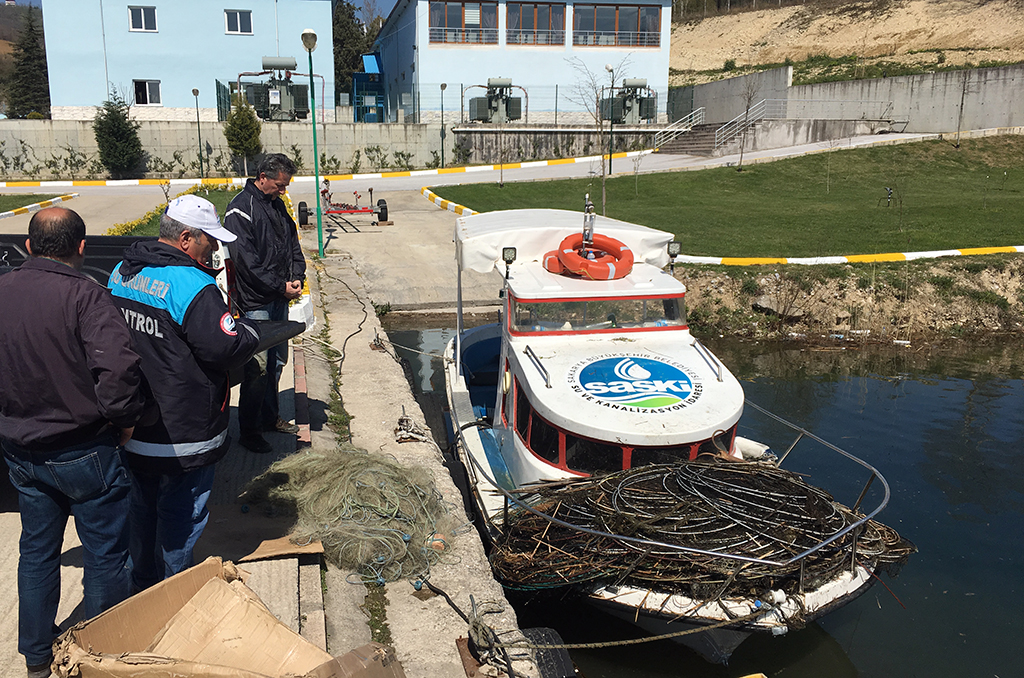 Gölü 24 saat izliyoruz