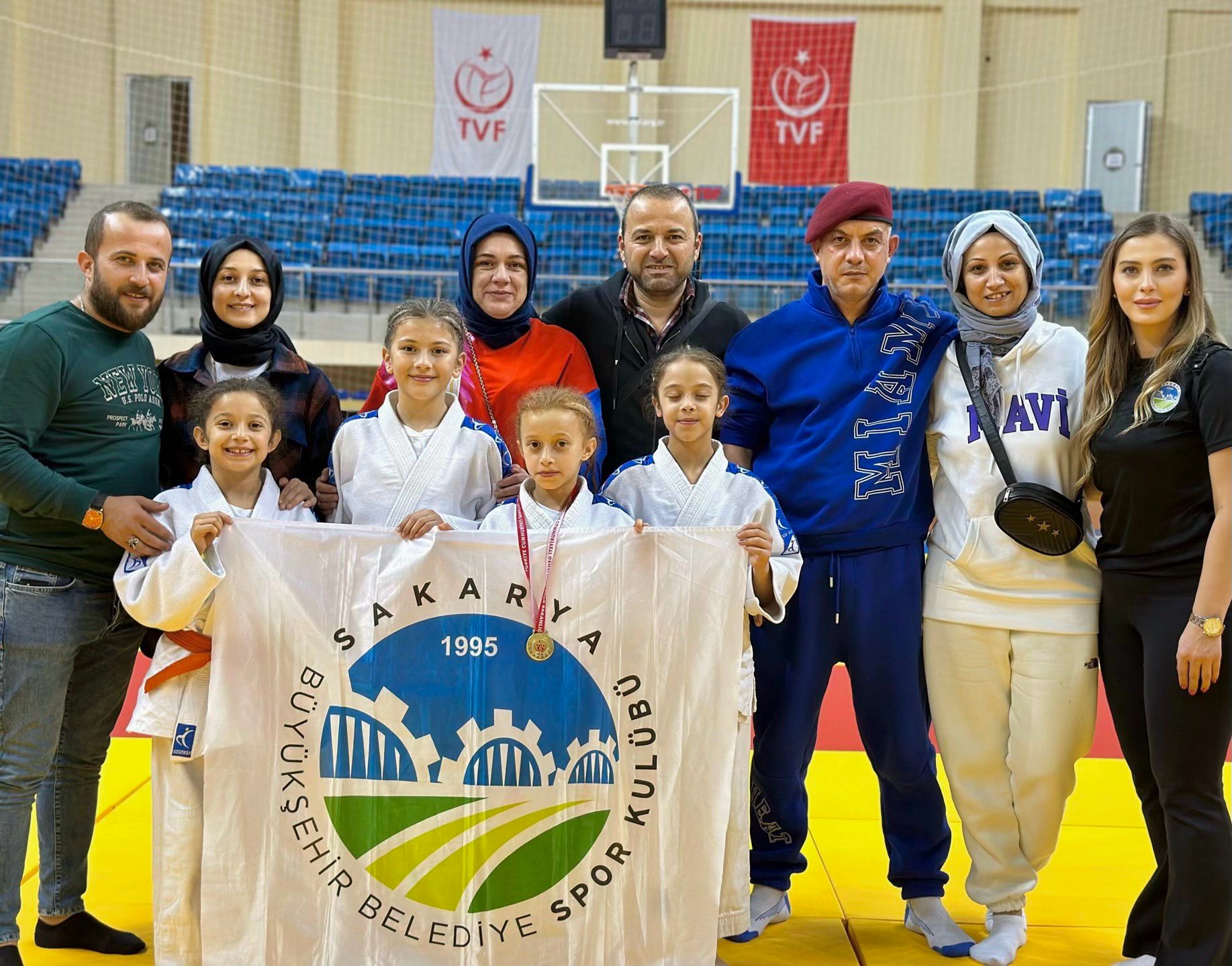  Büyükşehir sporcusu minderden şampiyon ayrıldı