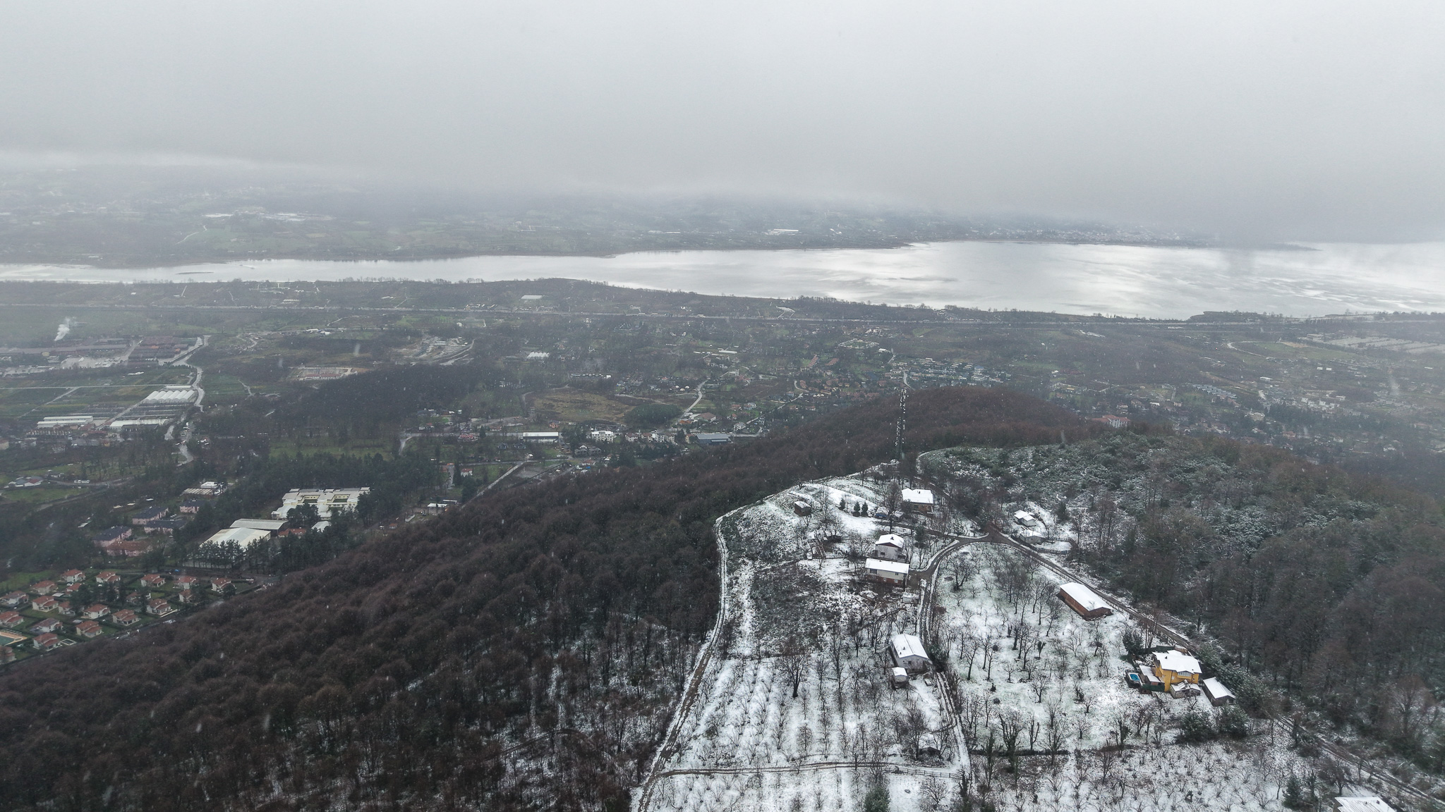 Beyaz örtü Sapanca Gölü’nü besleyen derelere can oldu