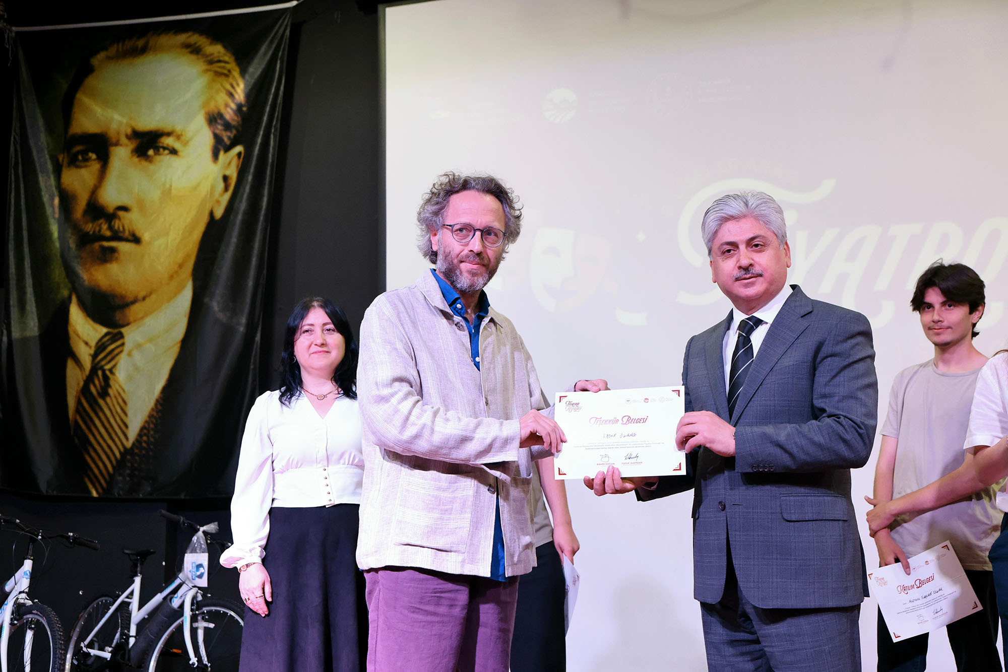 Genç tiyatrocuların sahne aldığı festivalde kazananlar belli oldu