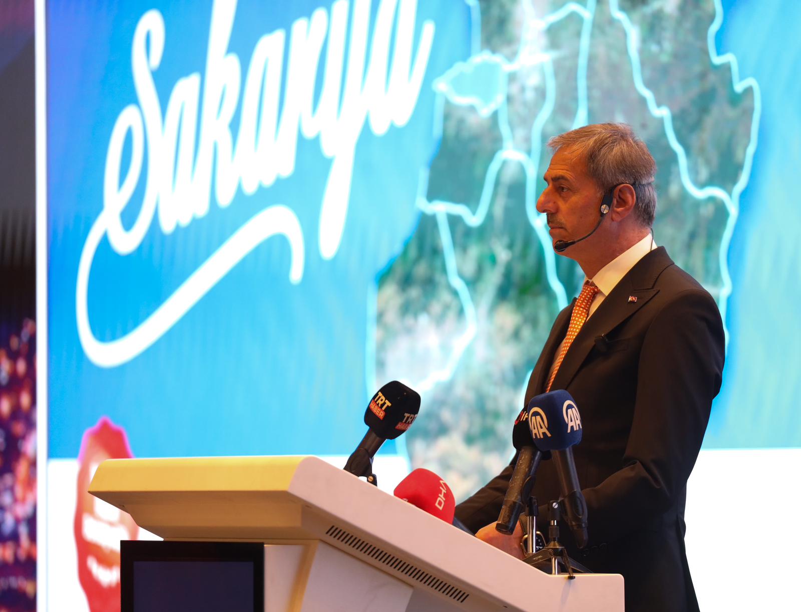 16 şehir, 111 belediye başkanıyla AK Parti’nin hizmet neferleri Sakarya’da