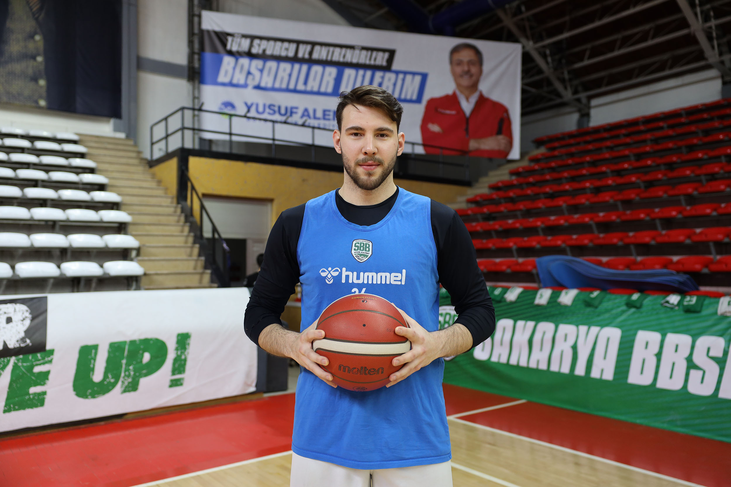 Büyükşehir Basketbol’da Başantrenör ve oyunculardan ortak mesaj: “Salonu dolduralım”