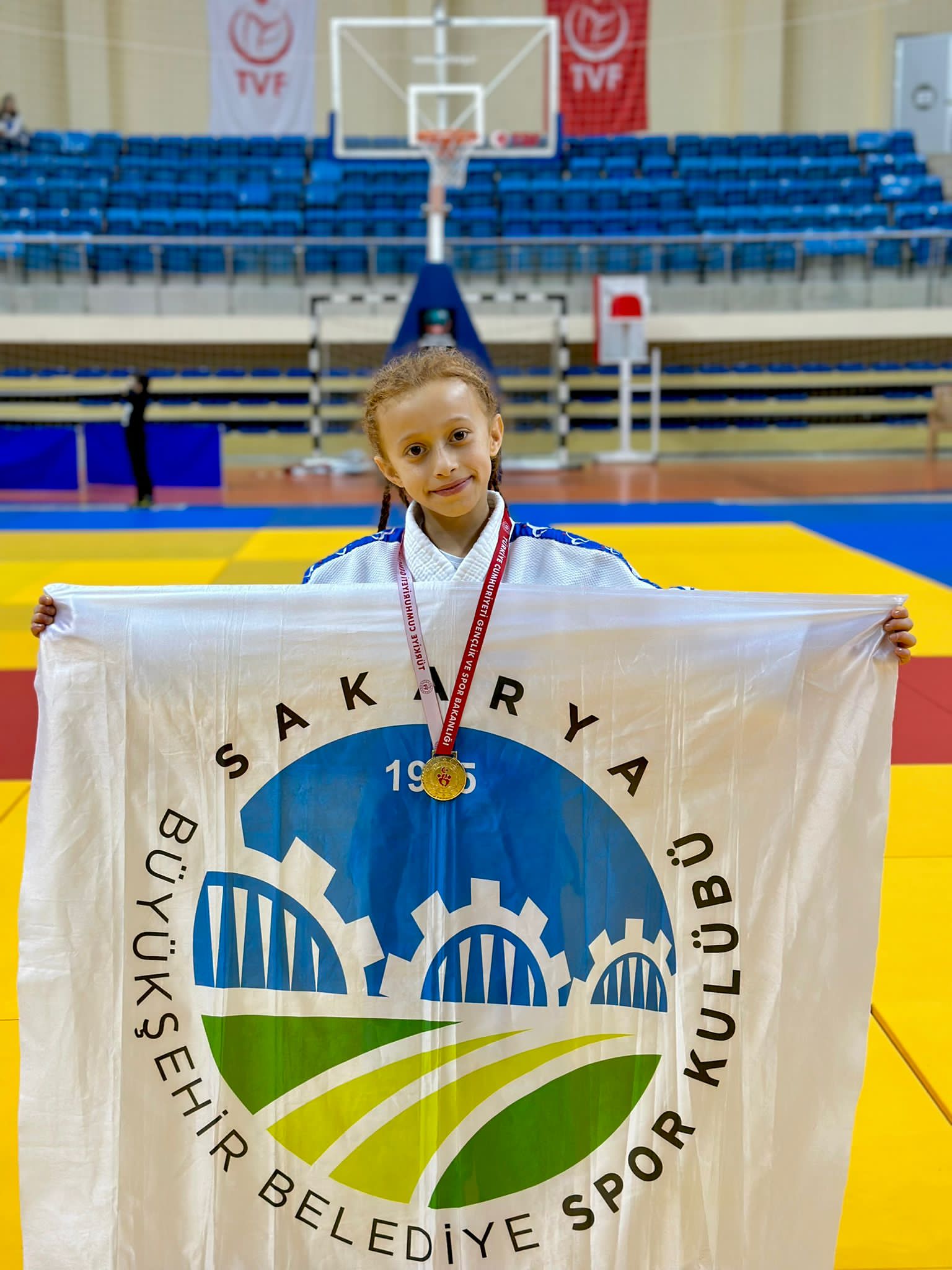  Büyükşehir sporcusu minderden şampiyon ayrıldı