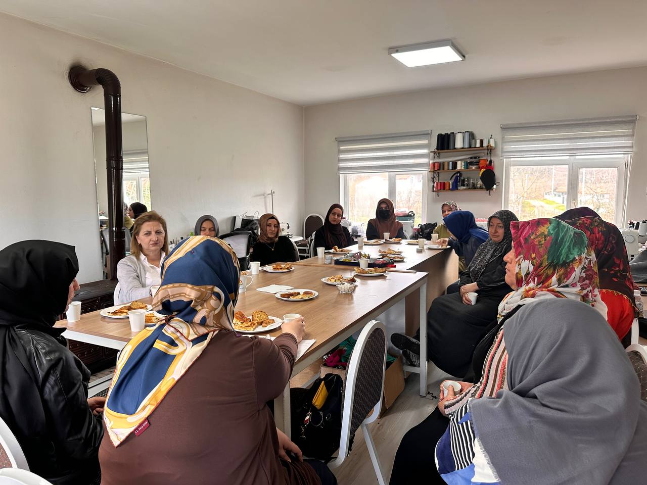 Büyükşehir’in “Kadın Kadına” projesi 16 ilçede sahada