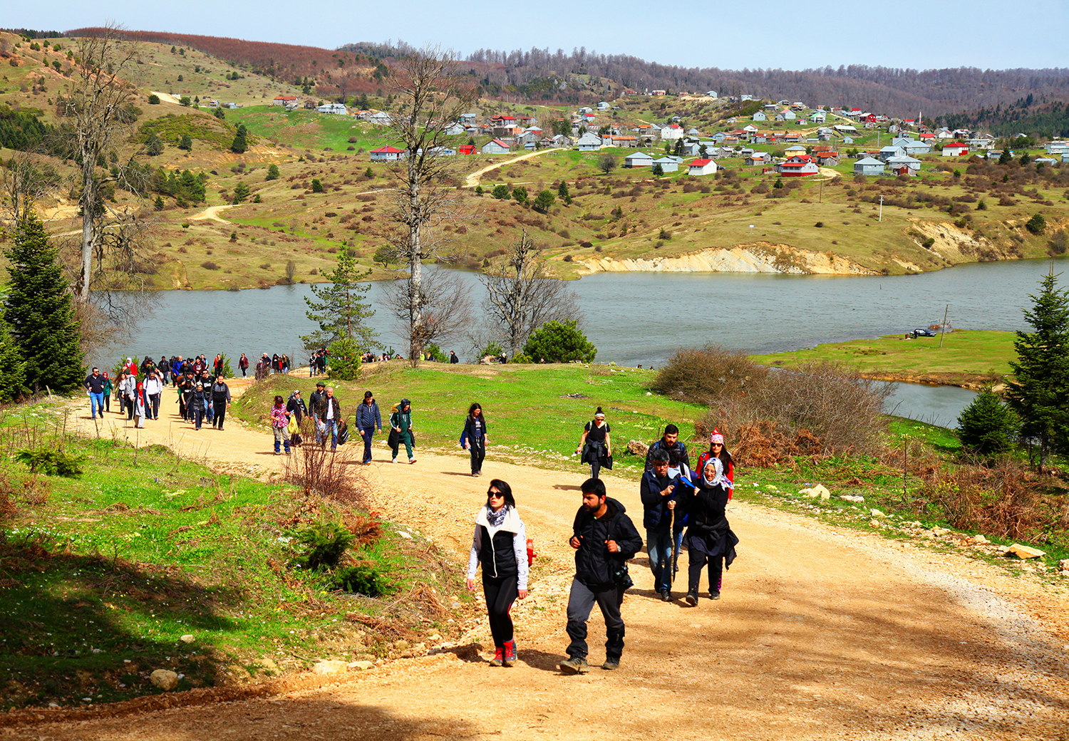 Yürüyüşlerin adresi Karagöl oldu