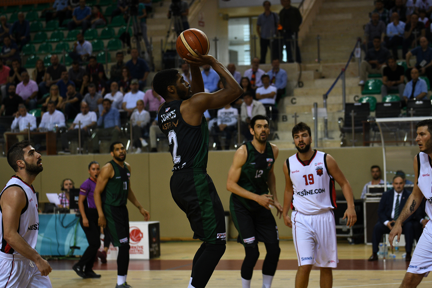 Şampiyon Sakarya Büyükşehir Belediyesi