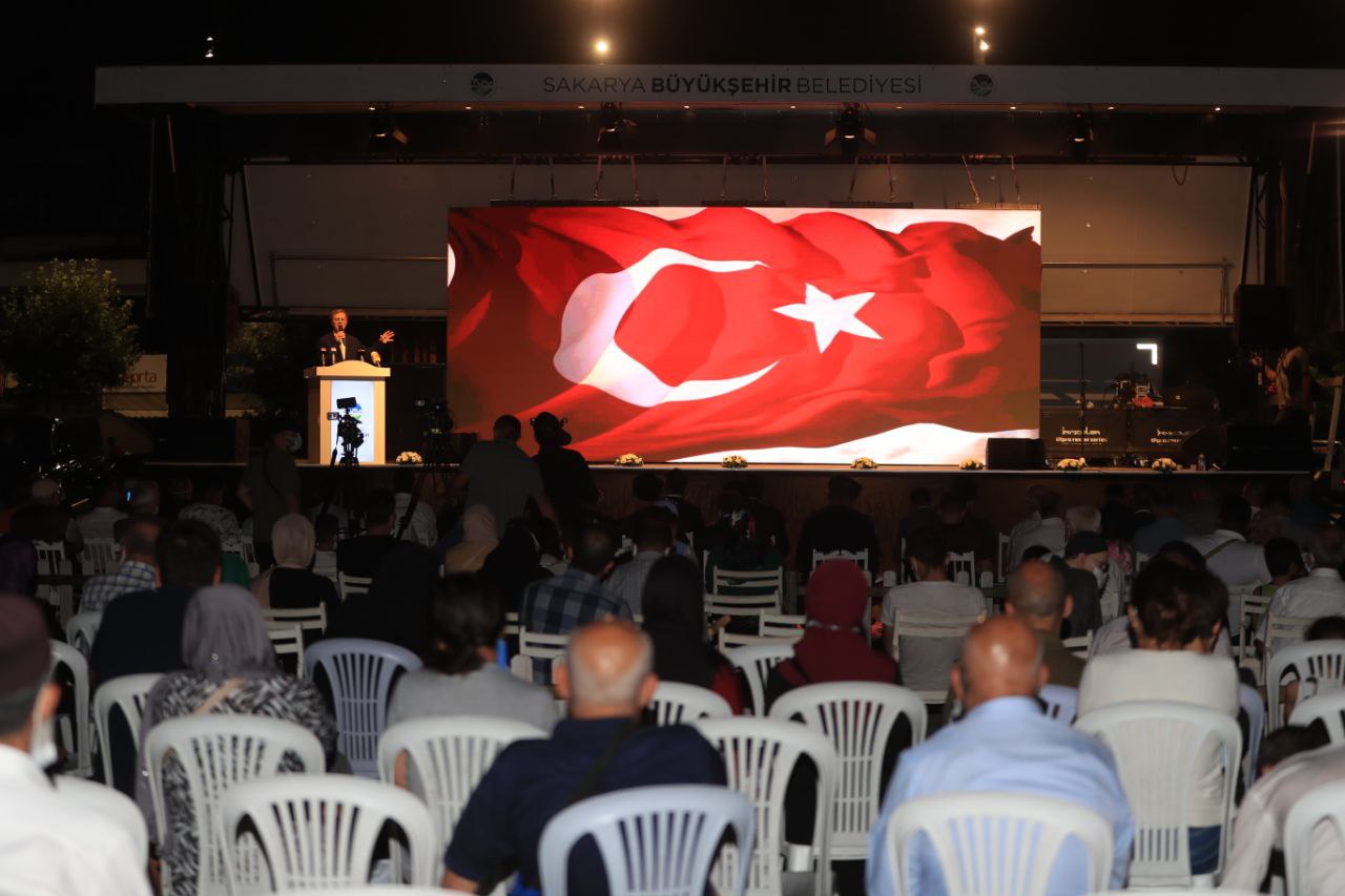 17 Ağustos depreminin 22. Yılı Büyükşehir Belediyesi’nin düzenlediği etkinlikle anıldı