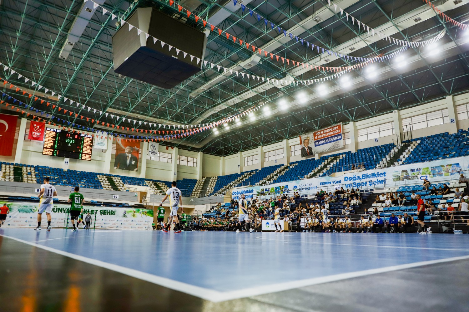 Büyükşehirli sporcular milli takımda Hentbolda milli heyecan Sakarya’da yaşanacak
