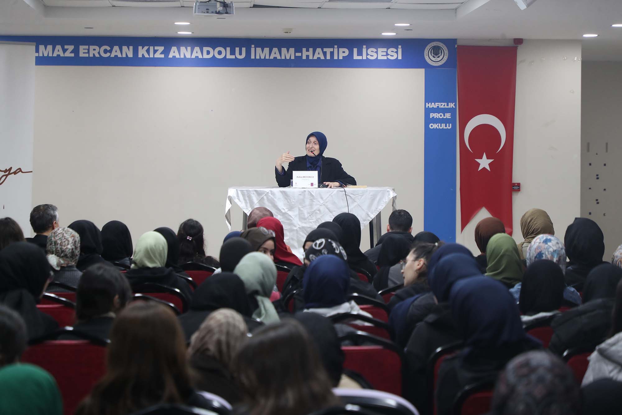 “Her uyanış bir arayışla filizlenir”