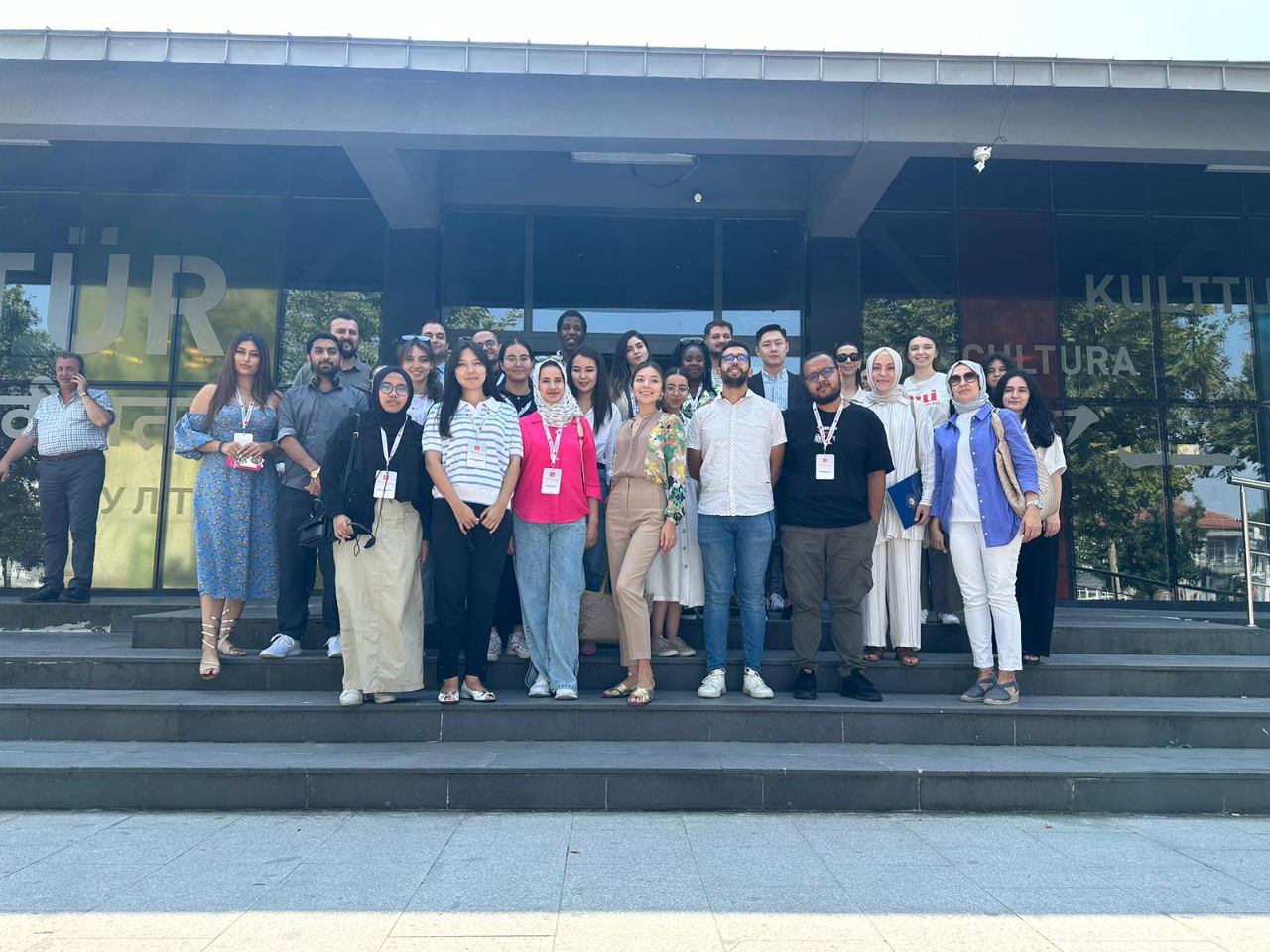 18 ülkeden 21 genç Büyükşehir’in dünyaya örnek projelerini tanıdı