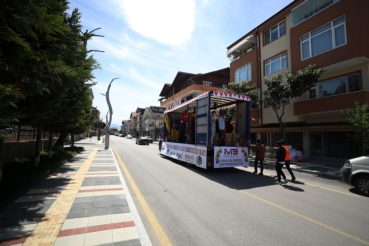 Büyükşehir’den çocuklara bayram hediyesi