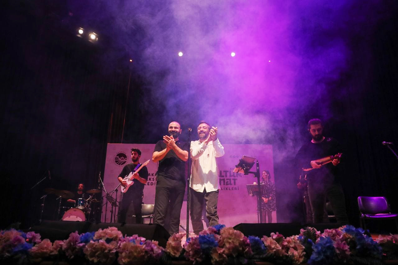 Büyükşehir konserinde Resul Dindar’la Karadeniz rüzgarı