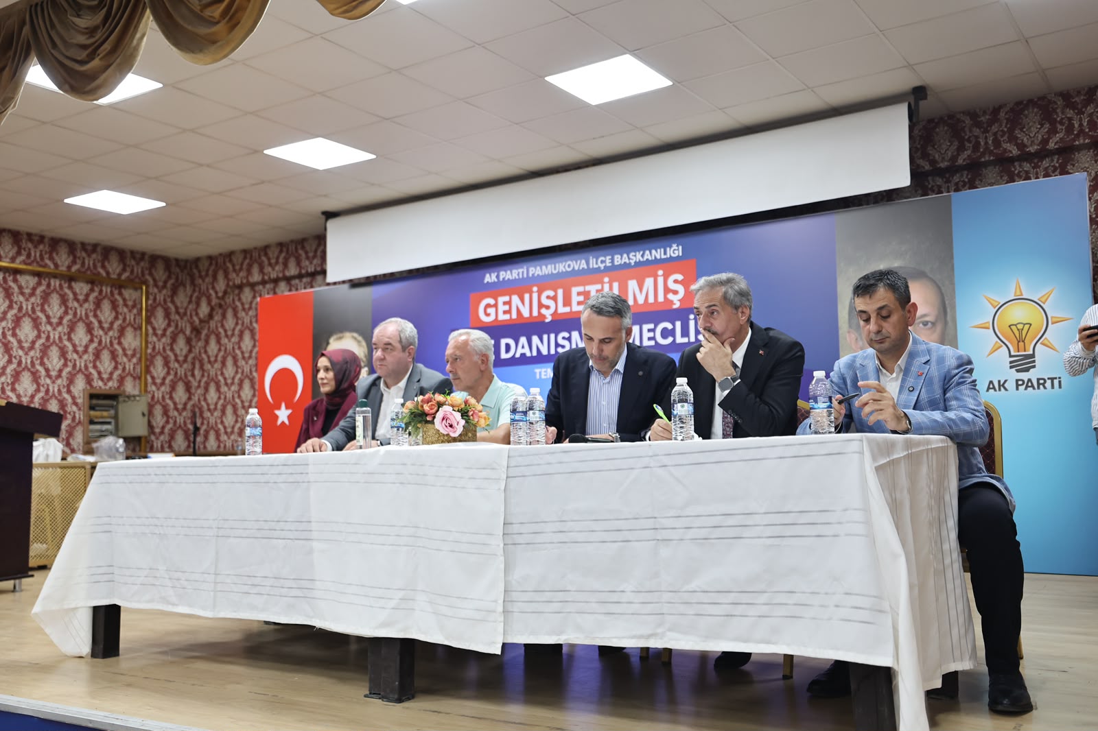 “Pamukova’nın geleceğine eser ve hizmetlerimizle değer katıyoruz”