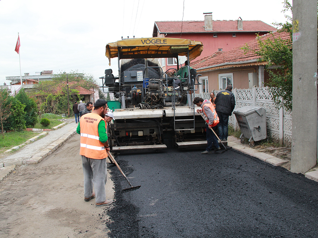 Maltepe Caddesi Asfaltlanıyor