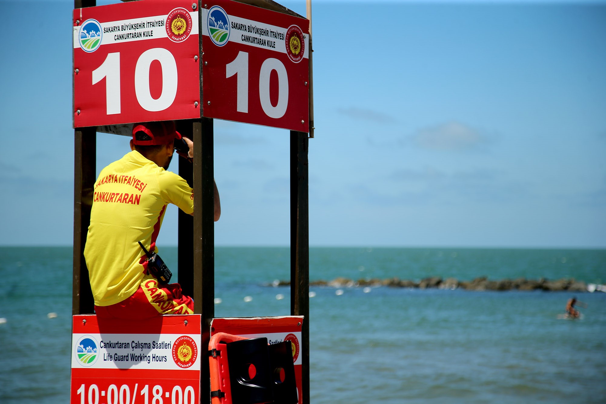 Büyükşehir tatilcileri uyardı: “O tarihte dalga boyu 1 metreyi aşabilir”