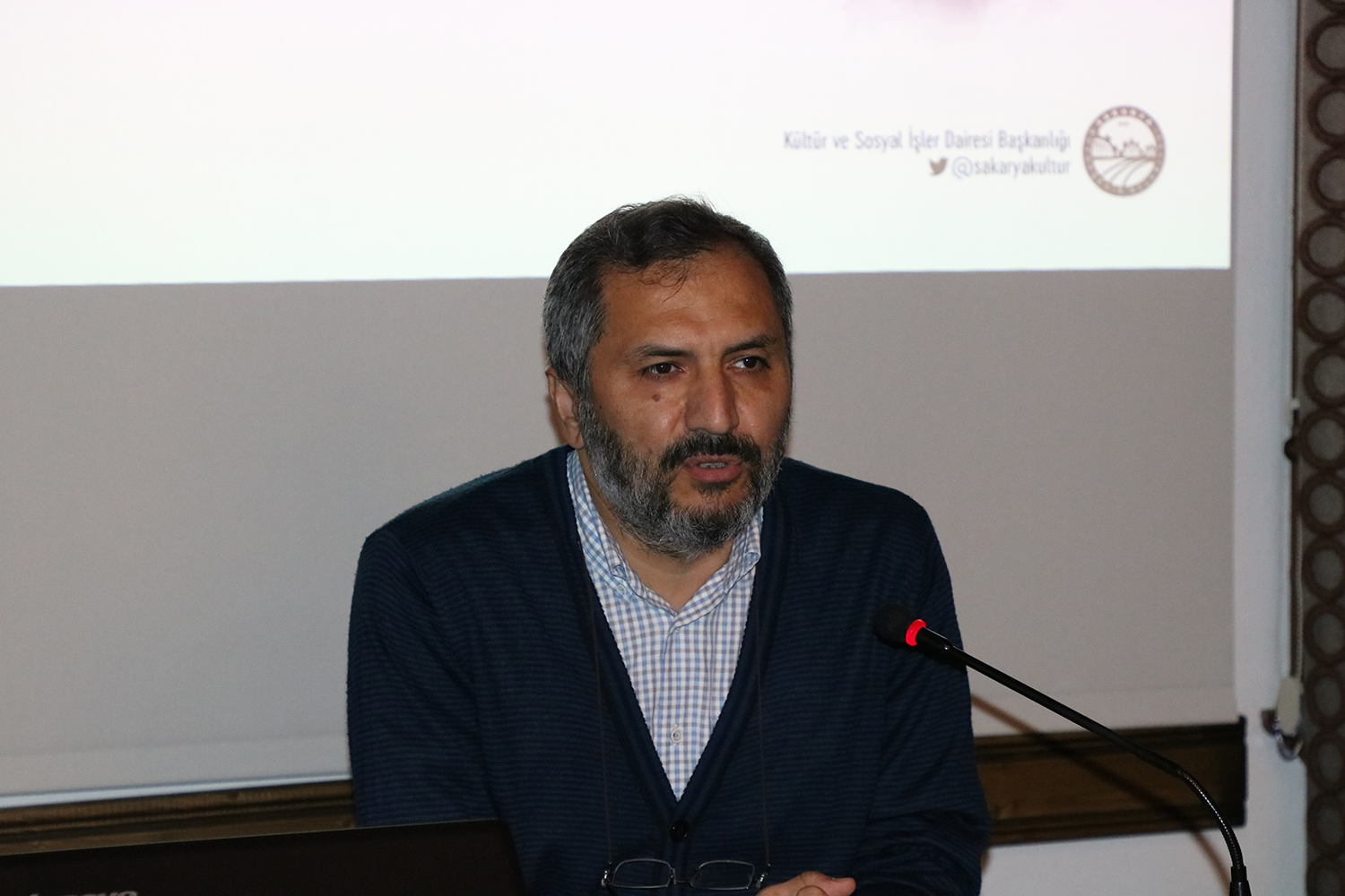 “Mevlana’nın mesnevisi başucu kitabı olmuştur”