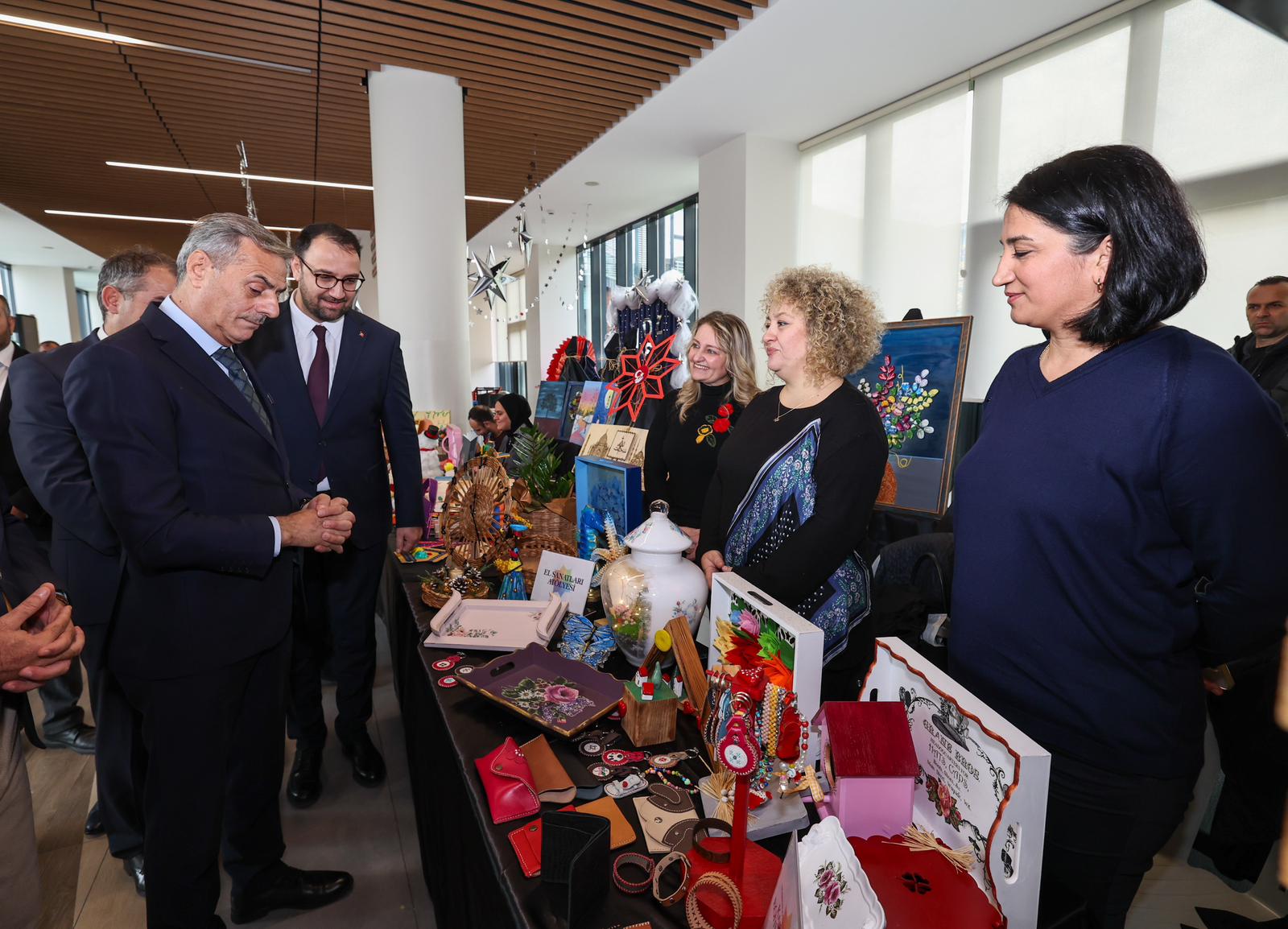 “Bugün sevgi ve dayanışmayı hatırlama, engelleri birlikte aşma günüdür”