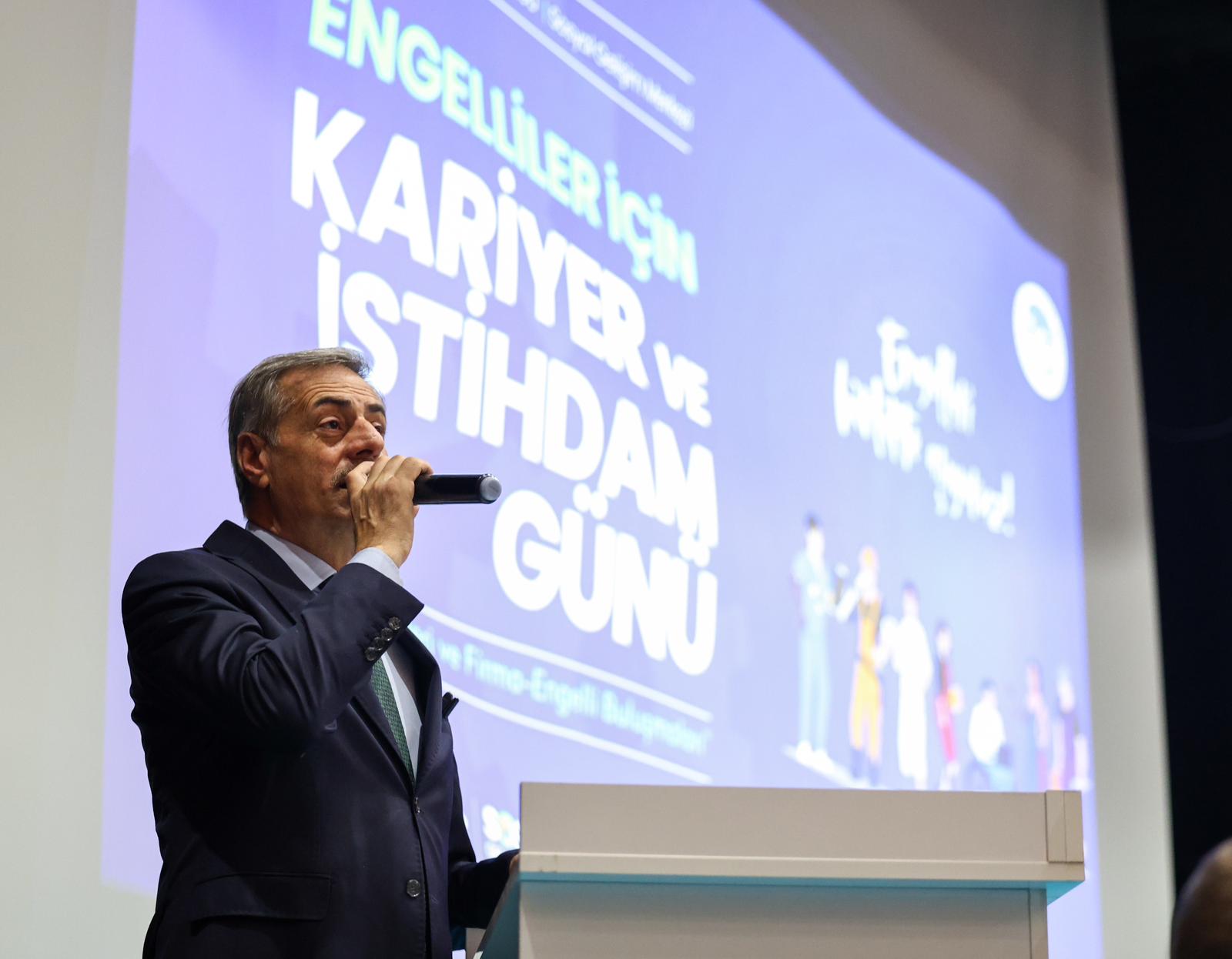 “Özel bireylerimiz gayreti ve azmiyle büyük başarılara imza atıyor”