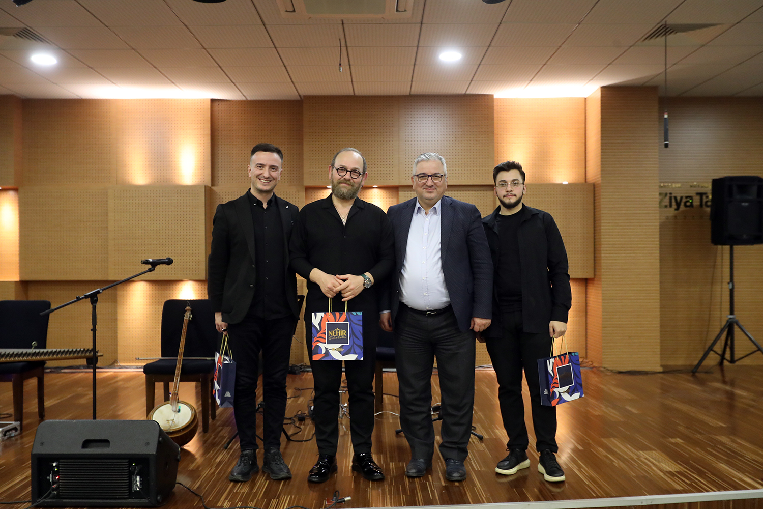 Ziya Taşkent’te ‘Yaylı Tanbur’ esintisi