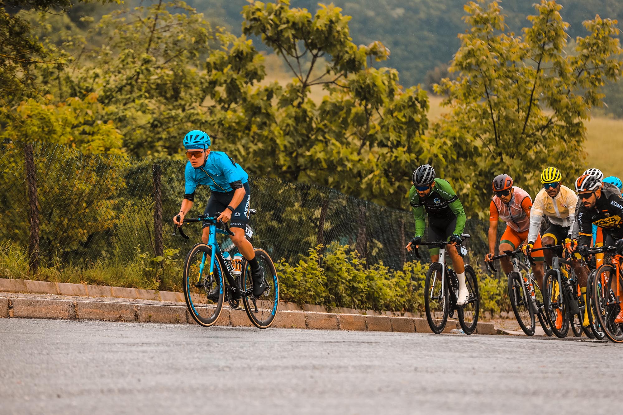 119 kilometrelik zorlu parkurda Tour Of Sakarya fırtınası