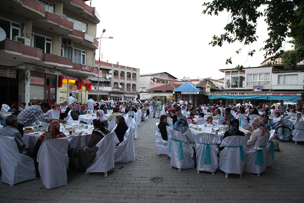 Geyve Huzur Sofralarında Buluştu