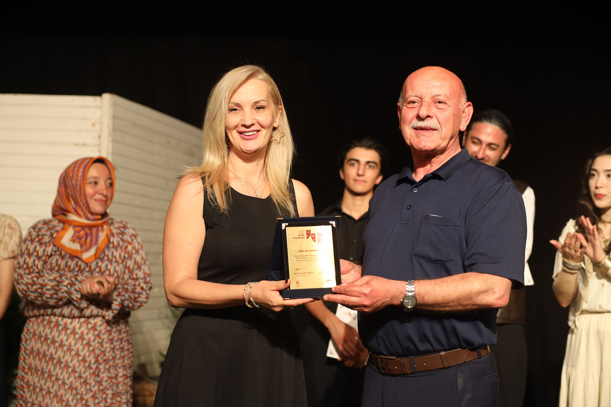 Genç Sahne’den alkış alan final: 6 aylık emek “Kapılar” ile sahneye taşındı