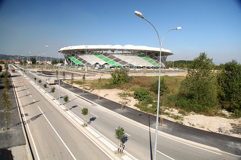 Stadyumun yeni bulvarında işlem tamam