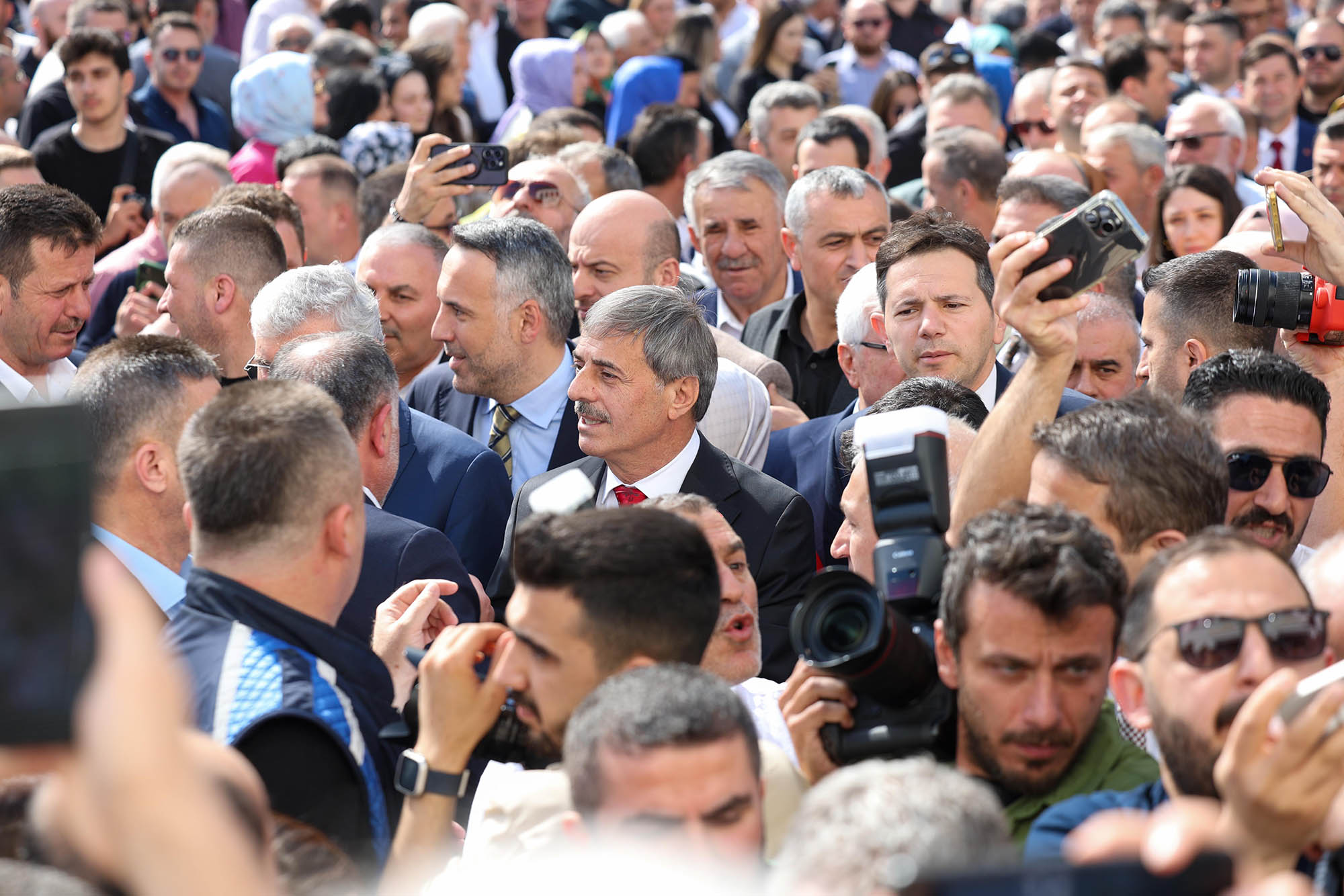 Büyükşehir’de hizmet bayrağı artık Yusuf Alemdar’da: “Bizim yarışımız, hizmet yarışıdır”