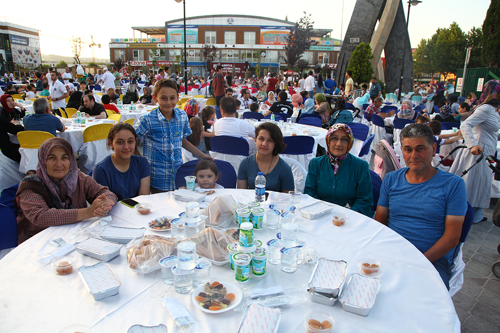 Gönül Sofraları Arifiye’de Kuruldu