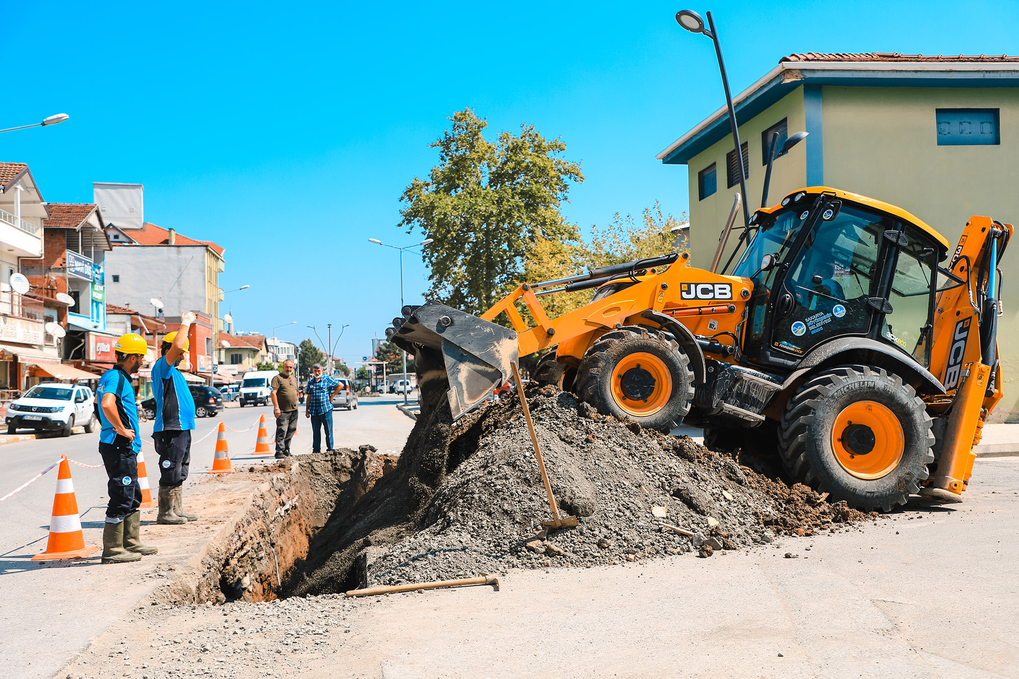 Arifiye Atatürk Caddesi’nin içmesuyu hattı Büyükşehir ile yenileniyor
